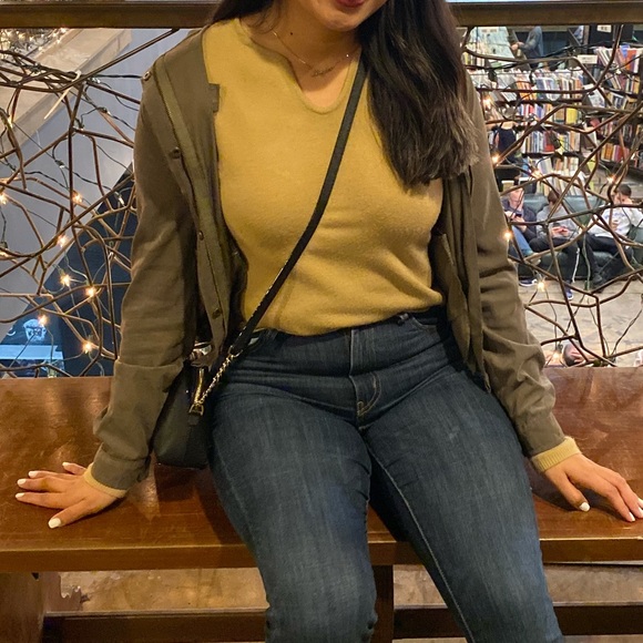 Jamie Scott Sweater Tan and Charcoal Gray Long Sleeve V-Neck Top Bundle - Picture 3 of 4